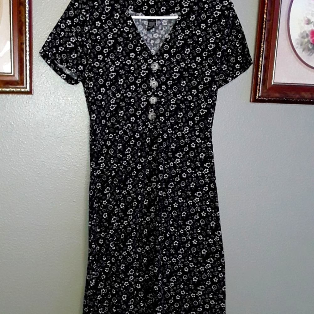 A junior medium black flowery dress